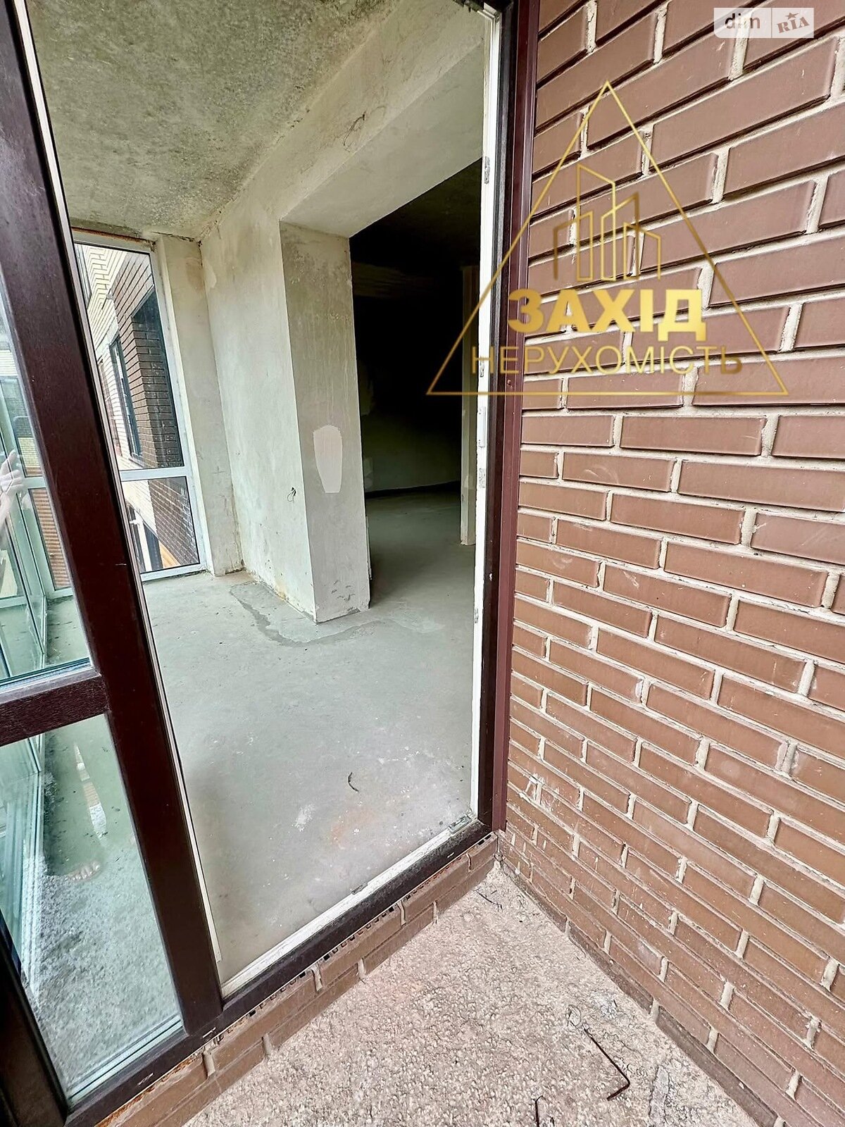 Продажа трехкомнатной квартиры в Луцке, на ул. Франко Ивана, район Центр фото 1 Продажа трехкомнатной квартиры в Луцке, на ул. Франко Ивана, район Центр фото 1