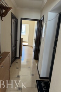 Продаж двокімнатної квартири в Луцьку, на вул. Крилова 4, район Центр фото 2