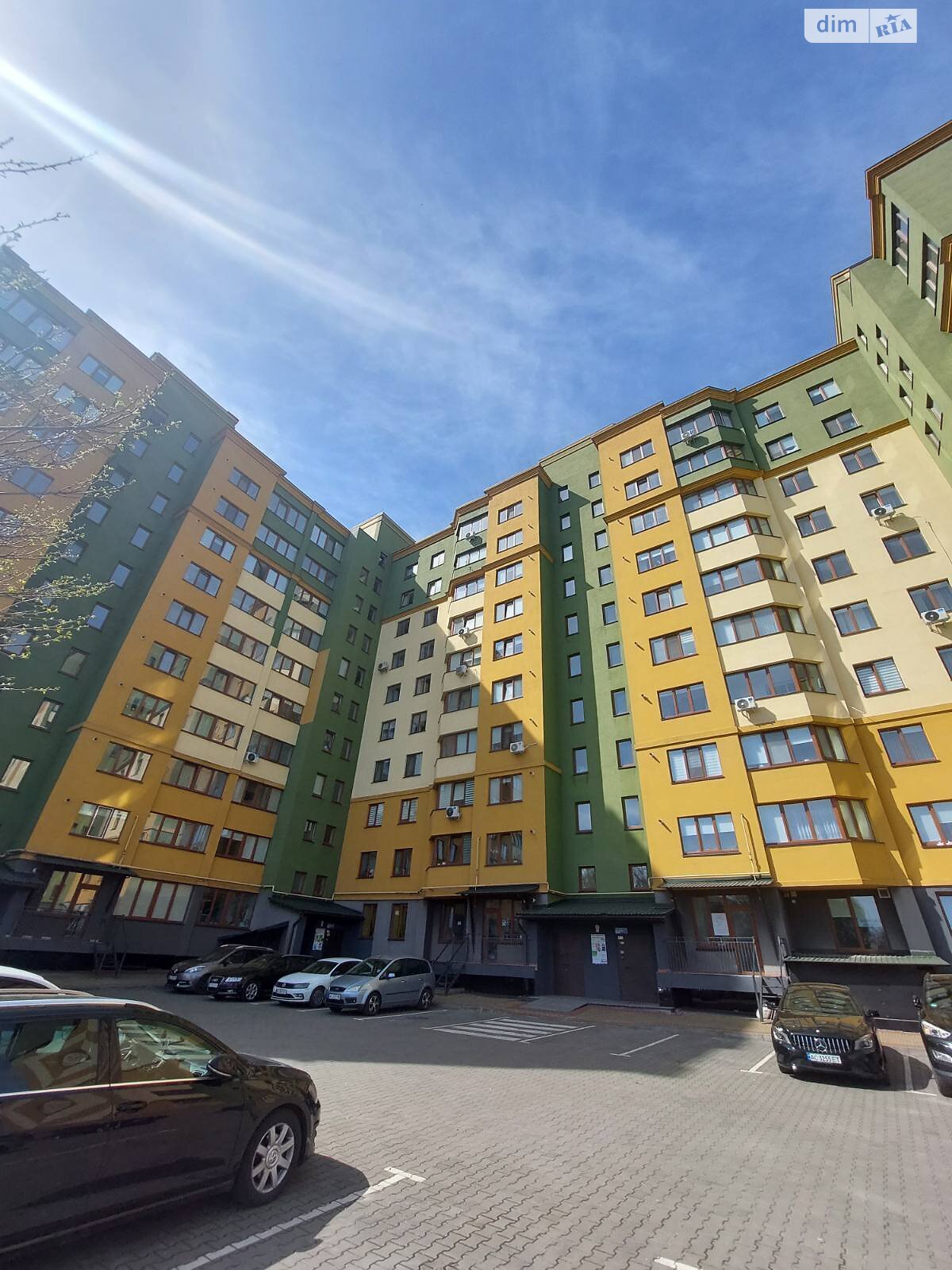 Продаж трикімнатної квартири в Луцьку, на вул. Набережна 4А, район Центр фото 1