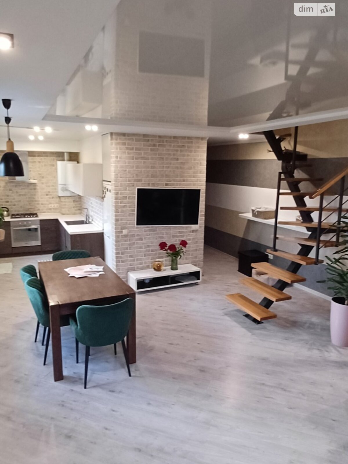 Продаж трикімнатної квартири в Луцьку, на вул. Огієнка Івана 3, район Центр фото 1 Продаж трикімнатної квартири в Луцьку, на вул. Огієнка Івана 3, район Центр фото 1