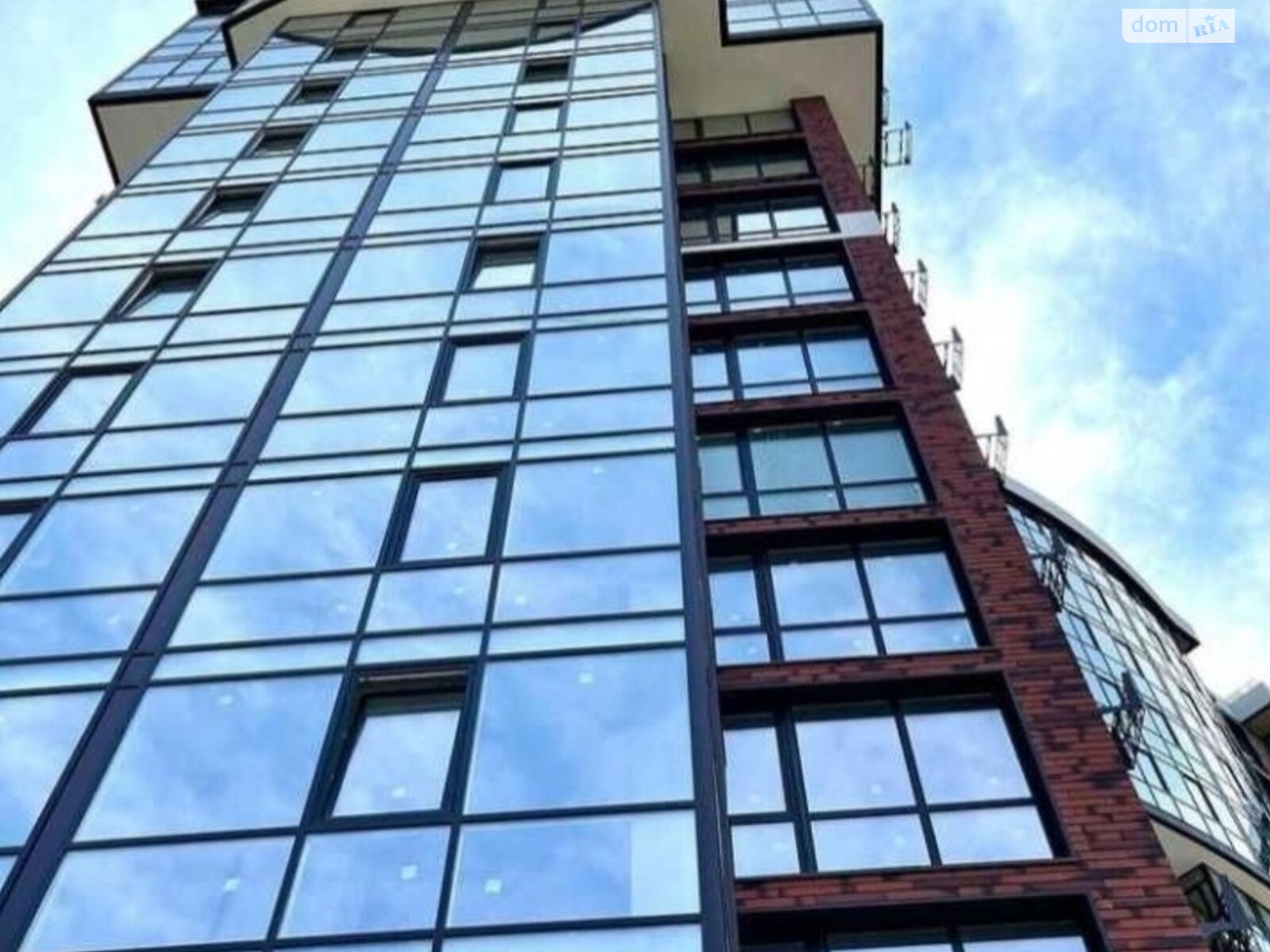 Продаж трикімнатної квартири в Луцьку, на вул. Яровиця 17, район Центр фото 1 Продаж трикімнатної квартири в Луцьку, на вул. Яровиця 17, район Центр фото 1