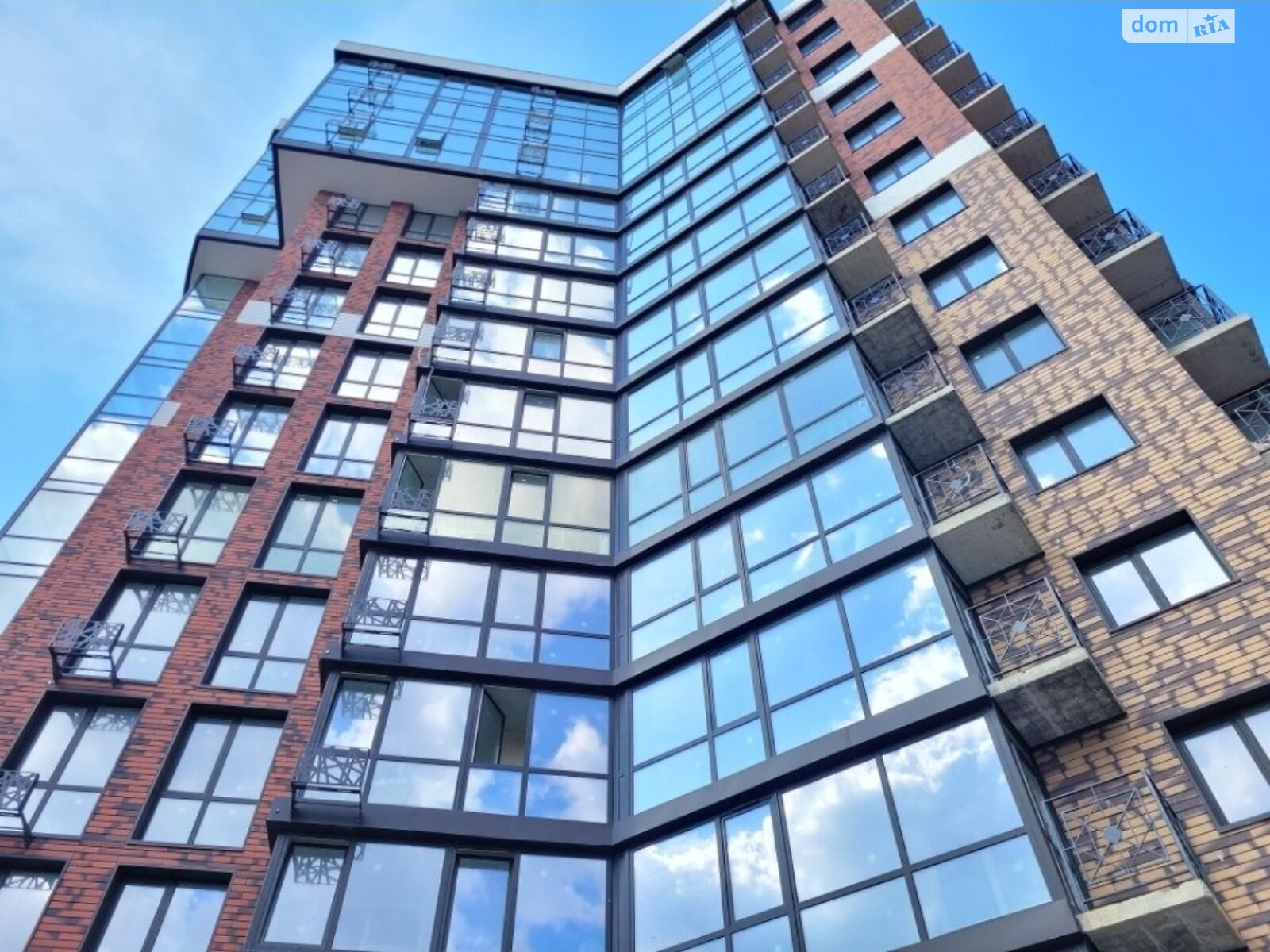 Продаж трикімнатної квартири в Луцьку, на вул. Яровиця 17, район Центр фото 1 Продаж трикімнатної квартири в Луцьку, на вул. Яровиця 17, район Центр фото 1
