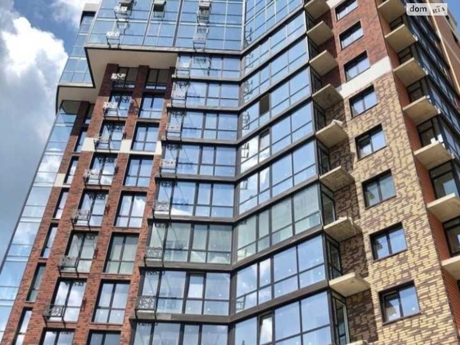 Продаж трикімнатної квартири в Луцьку, на вул. Яровиця 17, район Центр фото 1 Продаж трикімнатної квартири в Луцьку, на вул. Яровиця 17, район Центр фото 1