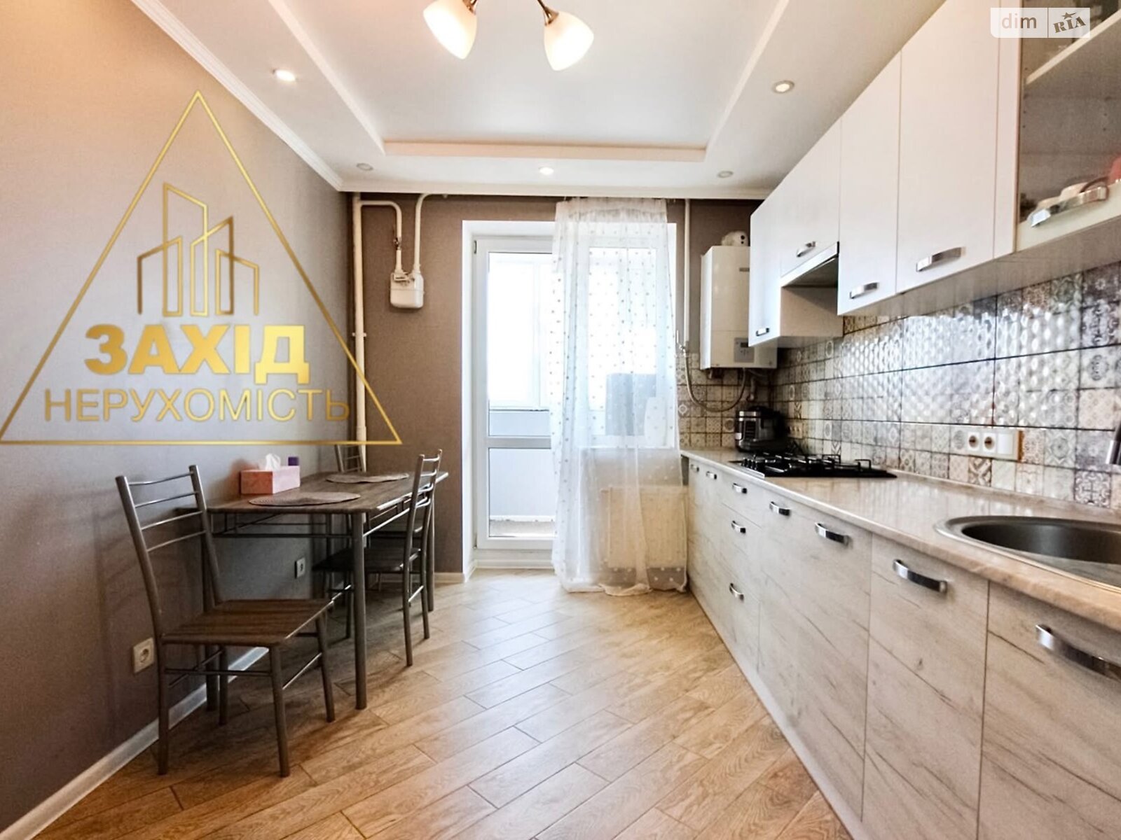 Продаж однокімнатної квартири в Луцьку, на просп. Перемоги 32А, район Центр фото 1 Продаж однокімнатної квартири в Луцьку, на просп. Перемоги 32А, район Центр фото 1