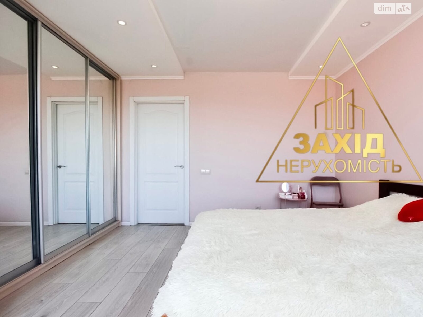 Продаж однокімнатної квартири в Луцьку, на просп. Перемоги 32А, район Центр фото 1 Продаж однокімнатної квартири в Луцьку, на просп. Перемоги 32А, район Центр фото 1