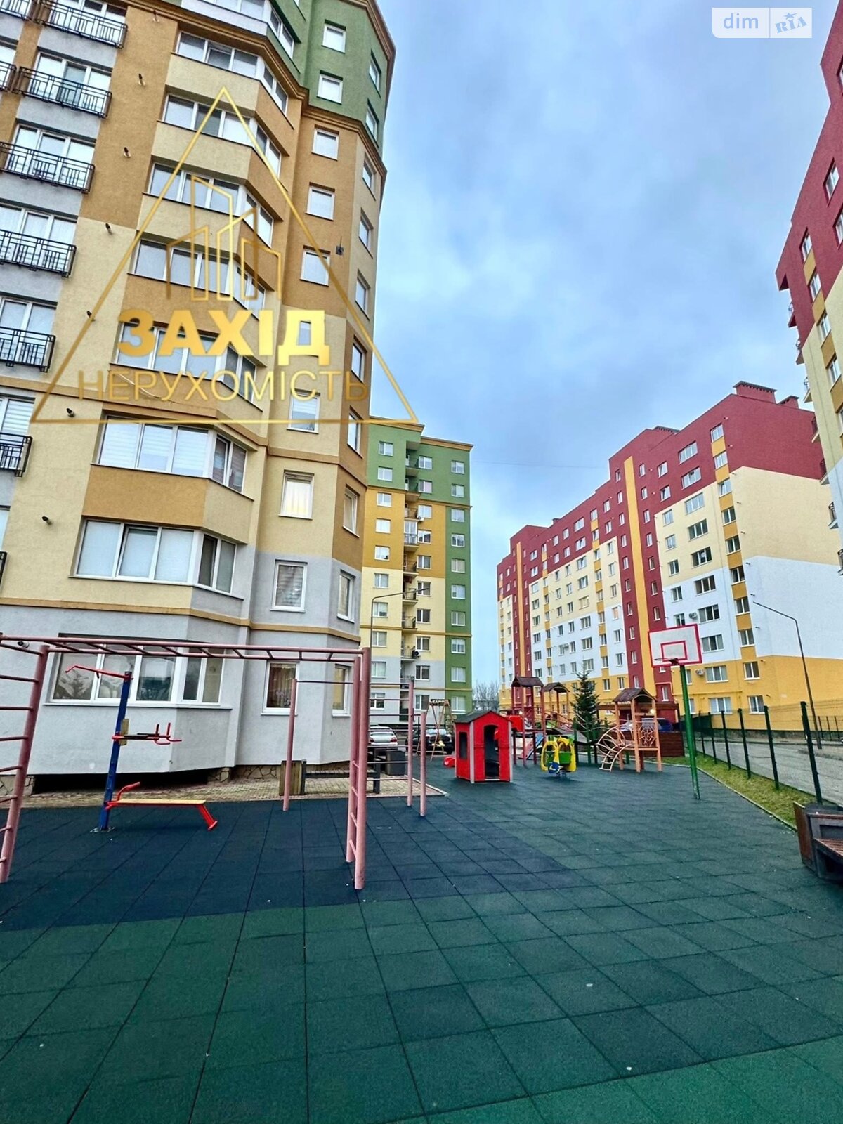 Продаж однокімнатної квартири в Луцьку, на просп. Перемоги 32А, район Центр фото 1 Продаж однокімнатної квартири в Луцьку, на просп. Перемоги 32А, район Центр фото 1