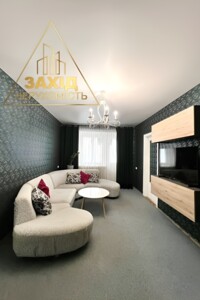 Продажа двухкомнатной квартиры в Луцке, на просп. Победы 22, район Центр фото 2