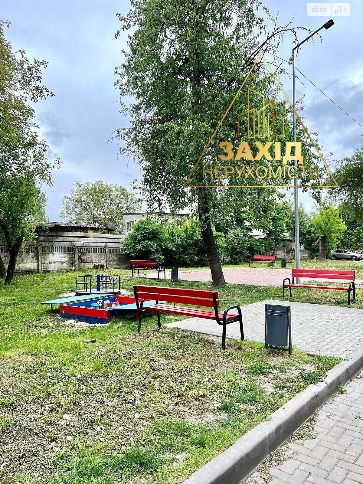 Продаж двокімнатної квартири в Луцьку, на просп. Перемоги 22, район Центр фото 1 Продаж двокімнатної квартири в Луцьку, на просп. Перемоги 22, район Центр фото 1