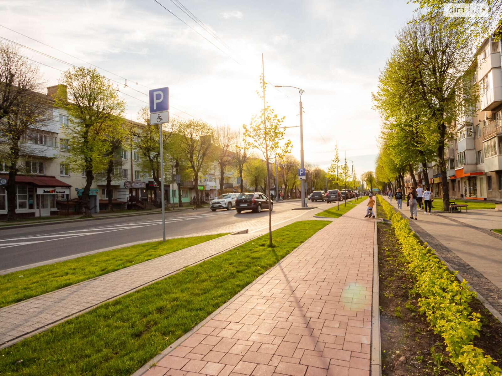 Продажа трехкомнатной квартиры в Луцке, на просп. Воли, район Центр фото 1