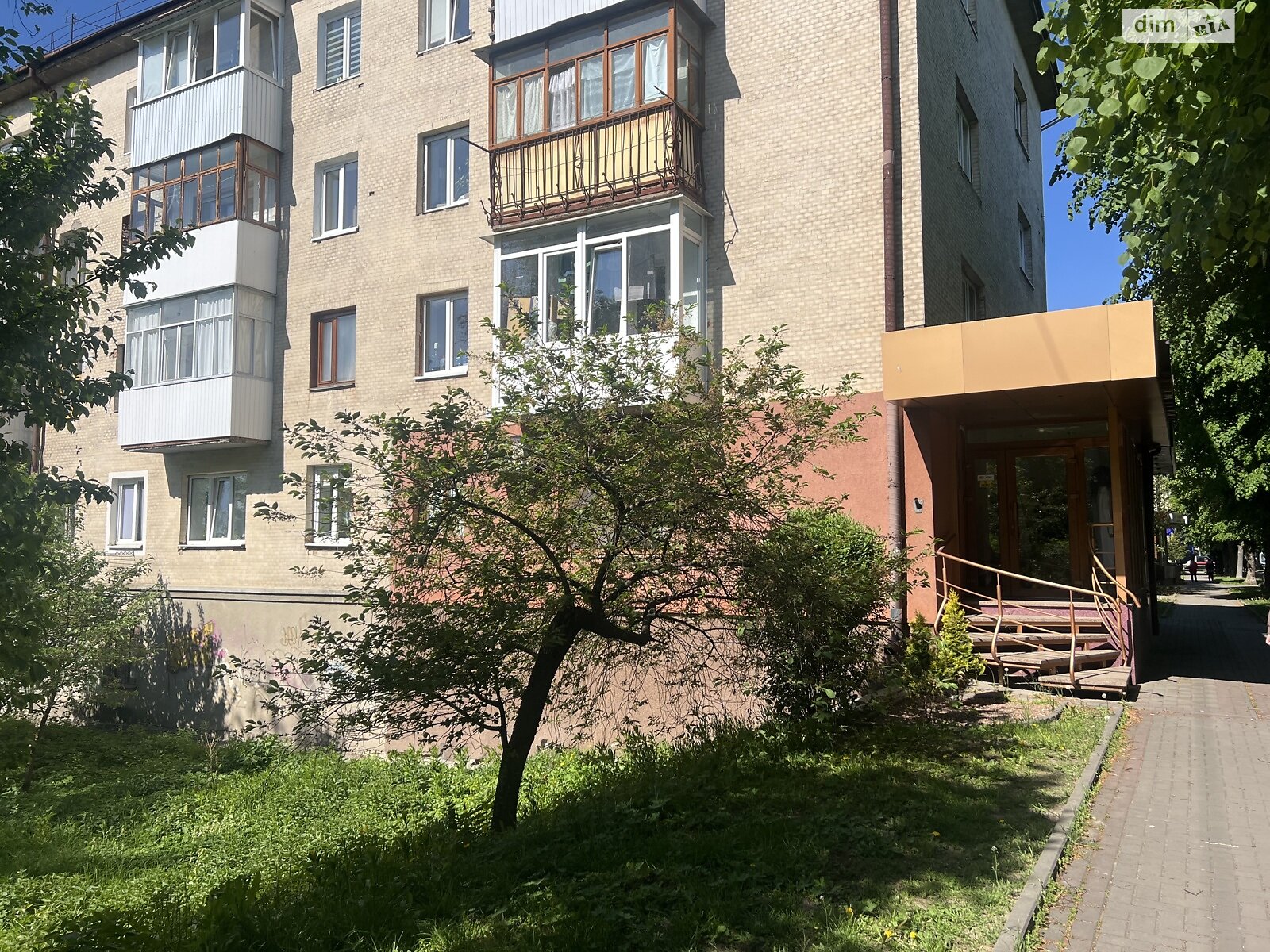 Продажа двухкомнатной квартиры в Луцке, на просп. Воли 62, район Центр фото 1 Продажа двухкомнатной квартиры в Луцке, на просп. Воли 62, район Центр фото 1