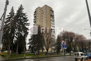 Продажа трехкомнатной квартиры в Луцке, на просп. Воли 22, район Центр фото 2