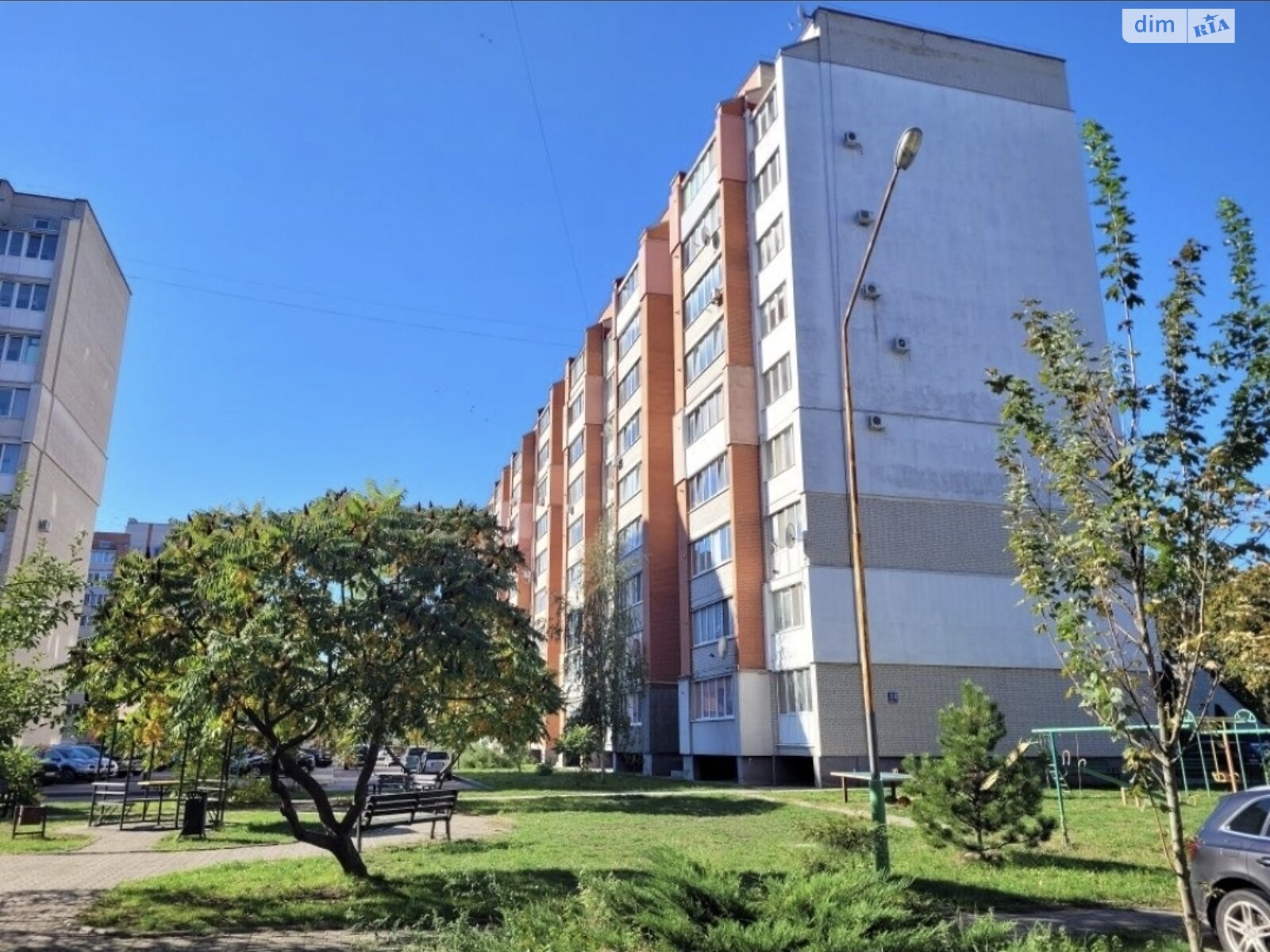 Продажа трехкомнатной квартиры в Луцке, на ул. Звездная, район Центр фото 1