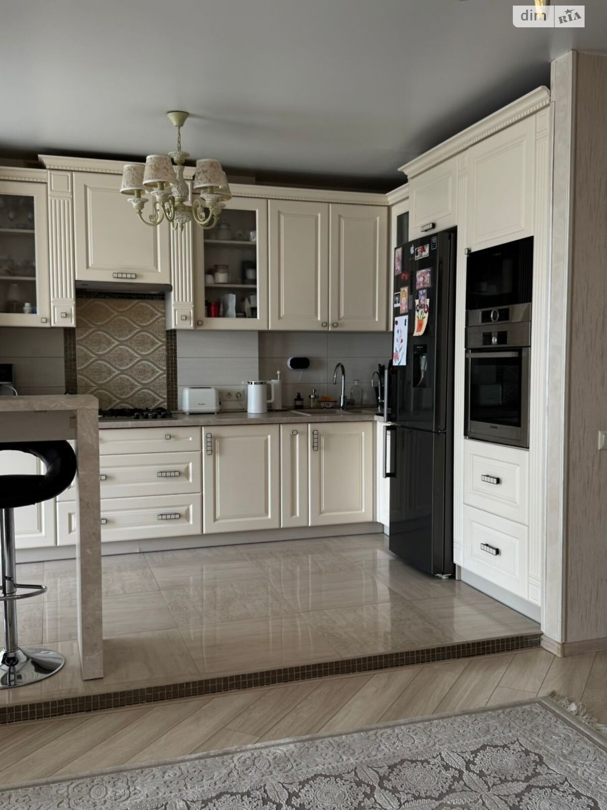 Продажа трехкомнатной квартиры в Луцке, на ул. Звездная, район Центр фото 1