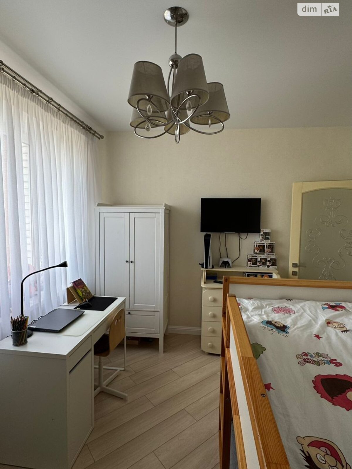 Продажа трехкомнатной квартиры в Луцке, на ул. Звездная, район Центр фото 1