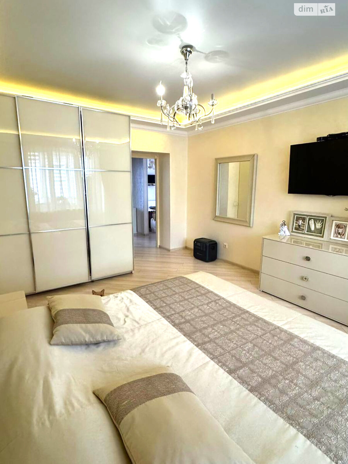 Продажа трехкомнатной квартиры в Луцке, на ул. Звездная, район Центр фото 1