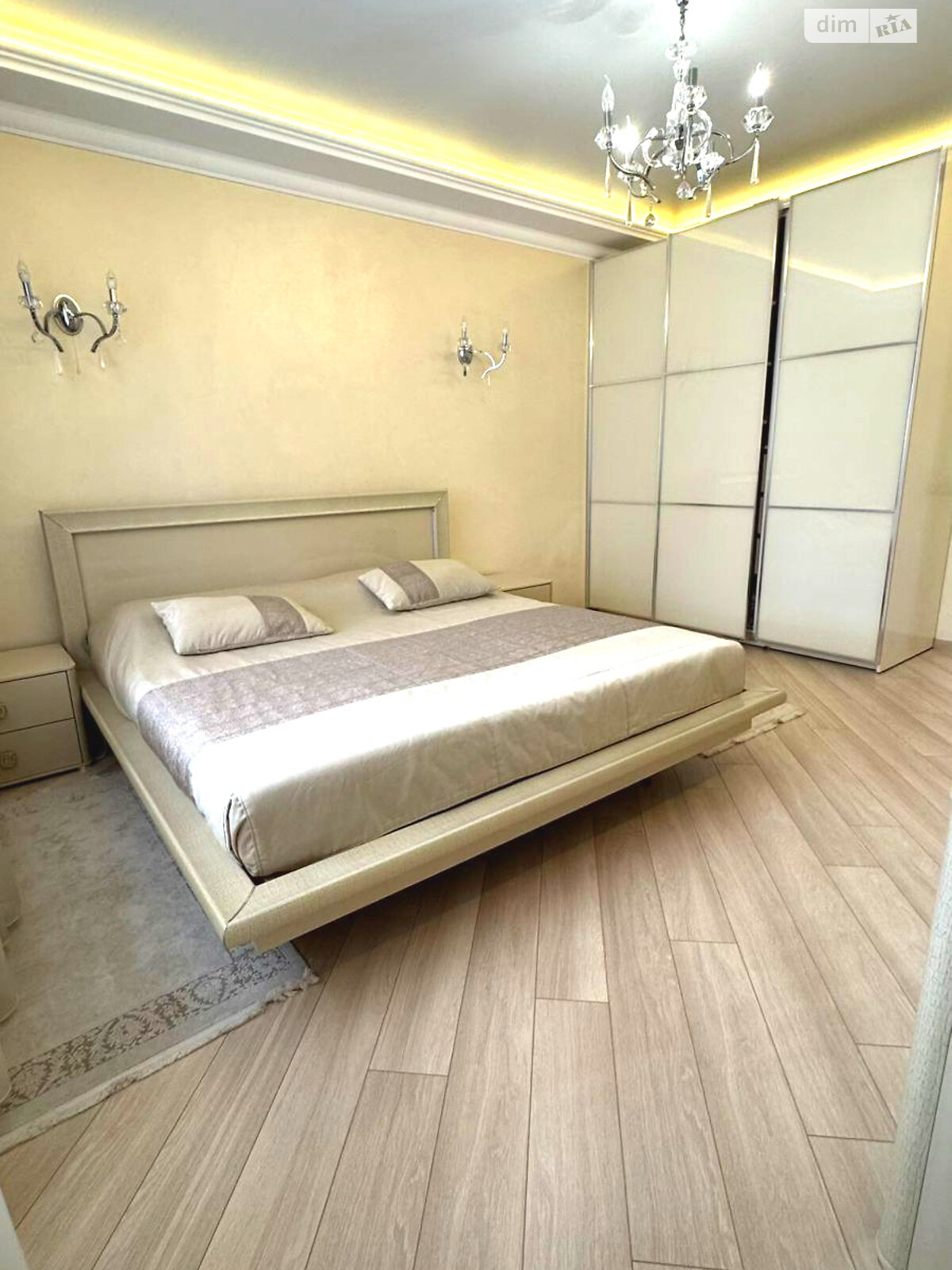 Продажа трехкомнатной квартиры в Луцке, на ул. Звездная, район Центр фото 1