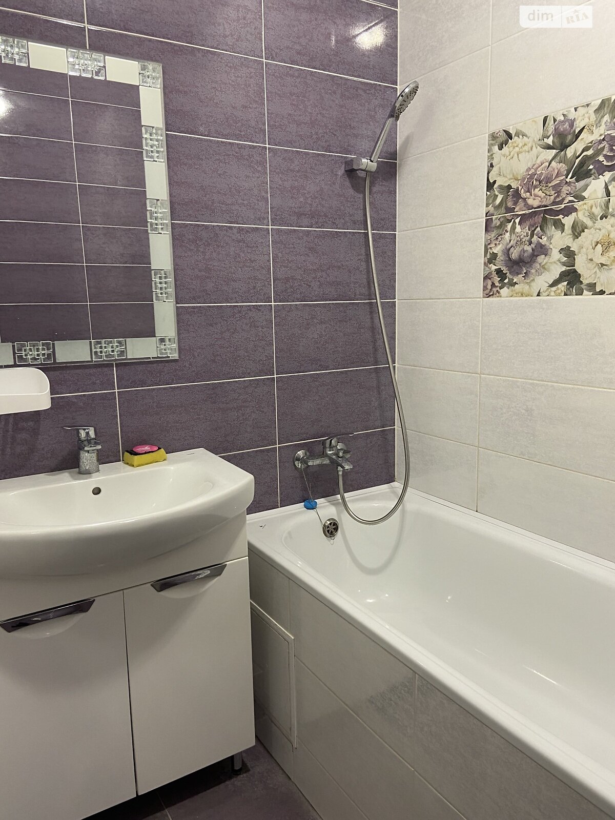 Продаж двокімнатної квартири в Луцьку, на вул. Зоряна 6, район Центр фото 1 Продаж двокімнатної квартири в Луцьку, на вул. Зоряна 6, район Центр фото 1