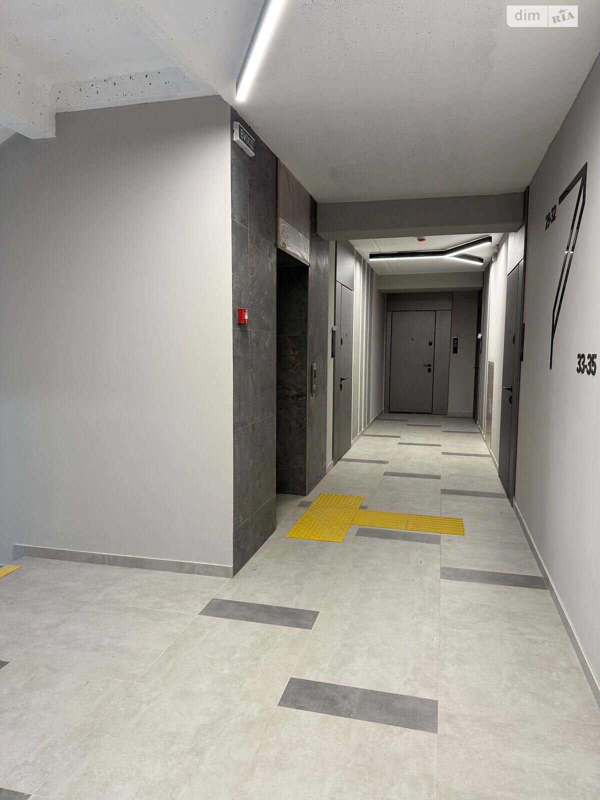 Продаж однокімнатної квартири в Луцьку, на просп. Відродження 32, фото 1