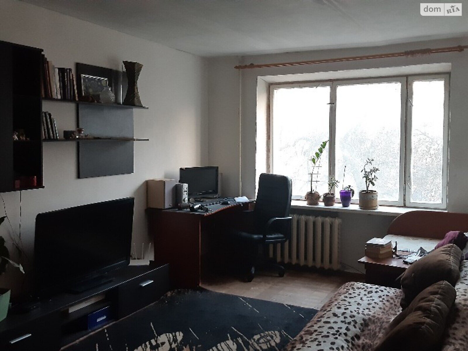 Продажа трехкомнатной квартиры в Луцке, на Артемовського Гулака 25А, район Завокзальный фото 1