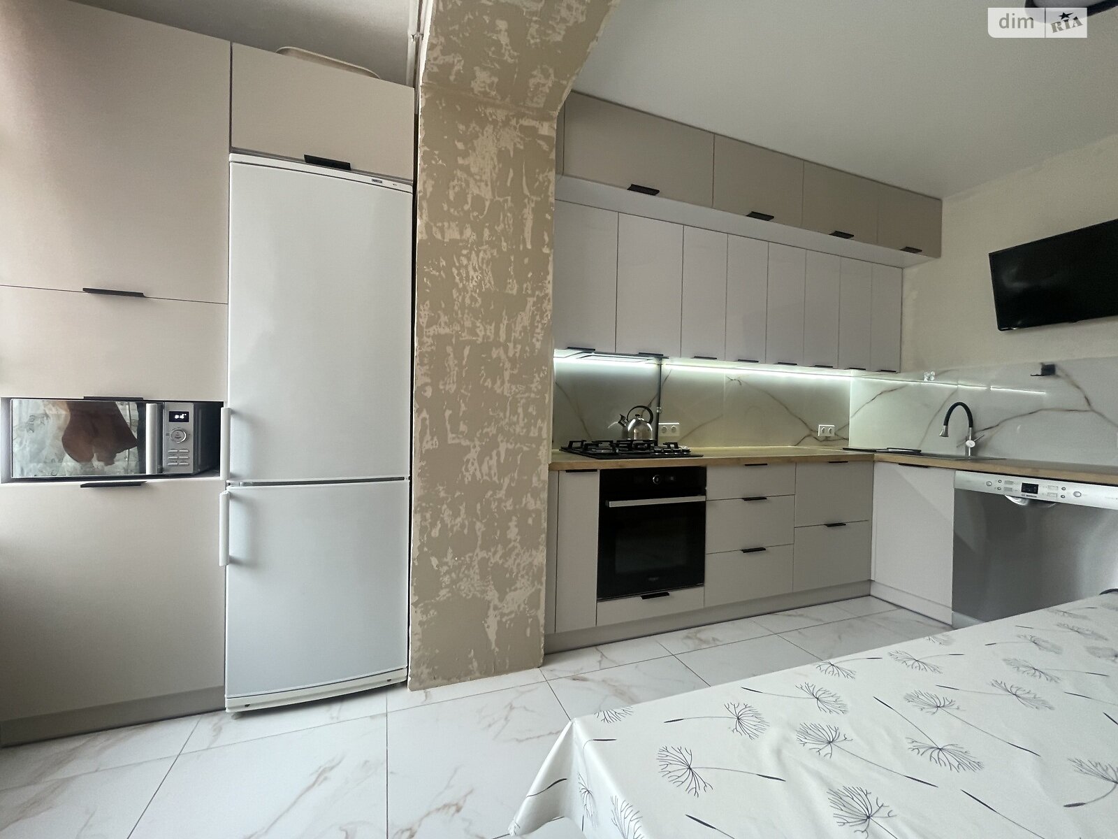 Продаж двокімнатної квартири в Луцьку, на вул. Зоряна, фото 1