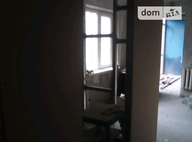 Продажа трехкомнатной квартиры в Лутугине, фото 1 Продажа трехкомнатной квартиры в Лутугине, фото 1