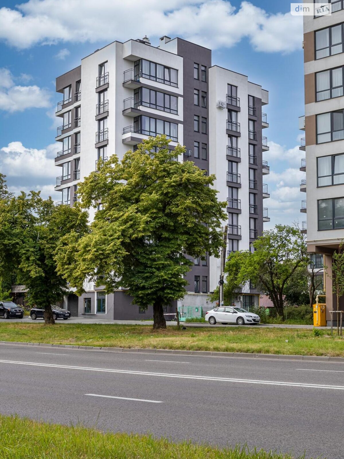 Продажа трехкомнатной квартиры в Львове, на ул. Пасечная, кв. 21, район Батальная фото 1 Продажа трехкомнатной квартиры в Львове, на ул. Пасечная, кв. 21, район Батальная фото 1