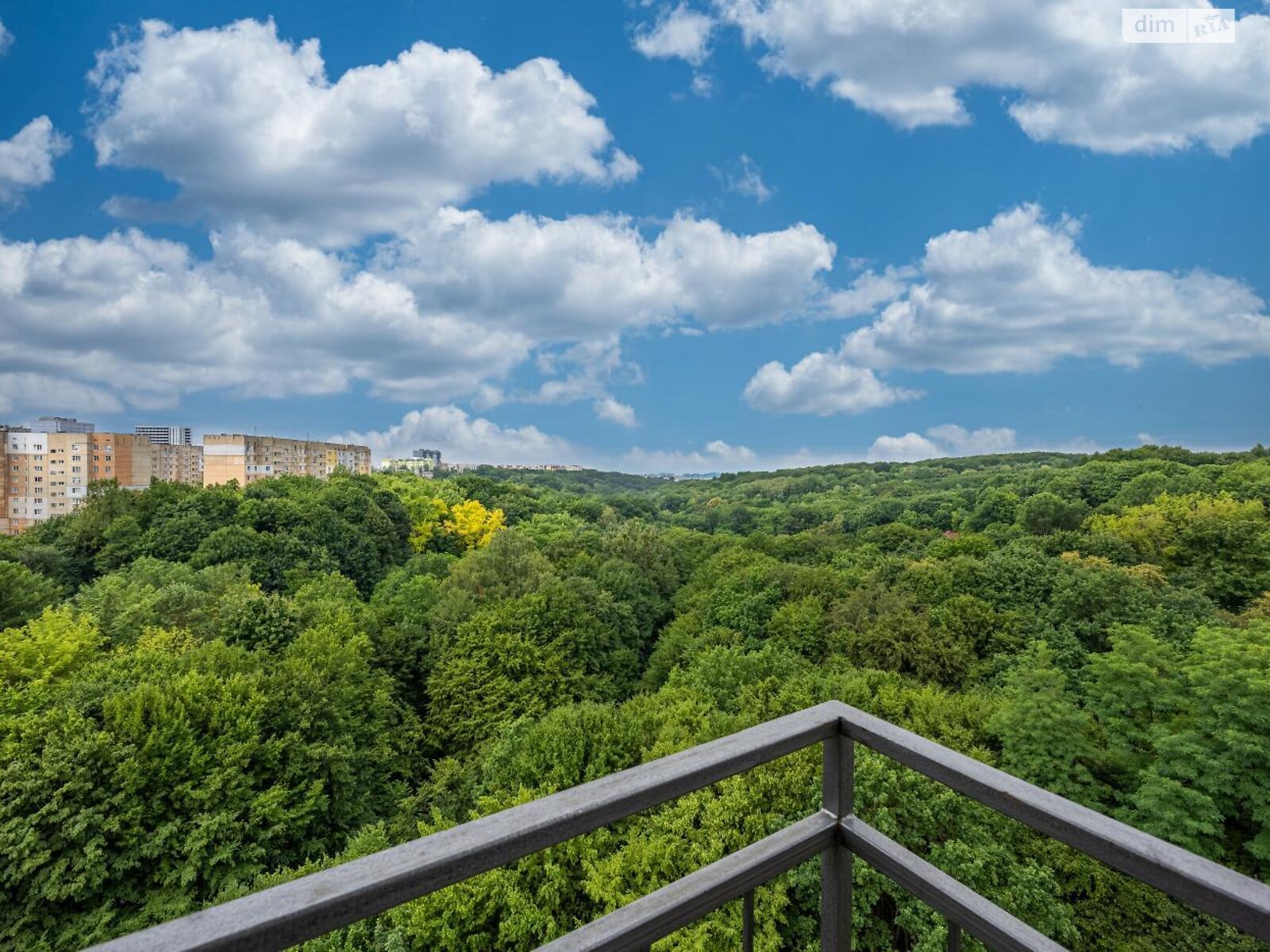 Продажа трехкомнатной квартиры в Львове, на ул. Пасечная, кв. 21, район Батальная фото 1 Продажа трехкомнатной квартиры в Львове, на ул. Пасечная, кв. 21, район Батальная фото 1