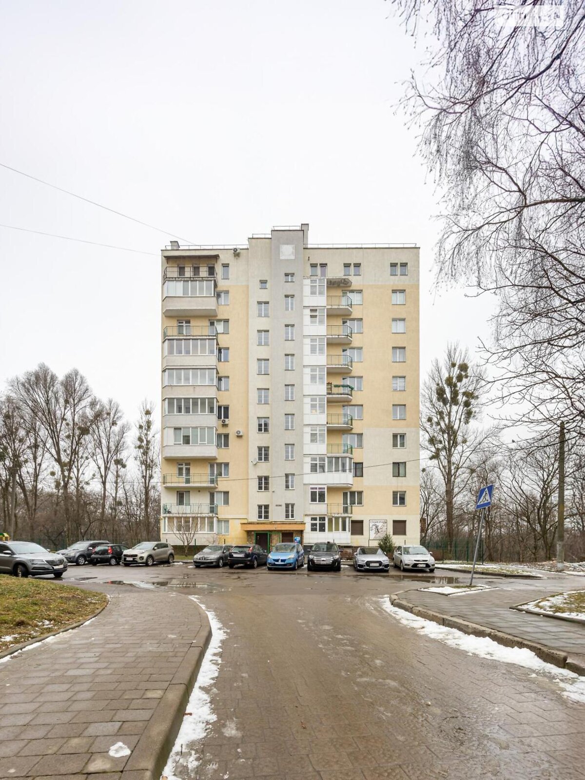 Продаж трикімнатної квартири в Львові, на вул. Шафарика 6А, район Батальна фото 1 Продаж трикімнатної квартири в Львові, на вул. Шафарика 6А, район Батальна фото 1