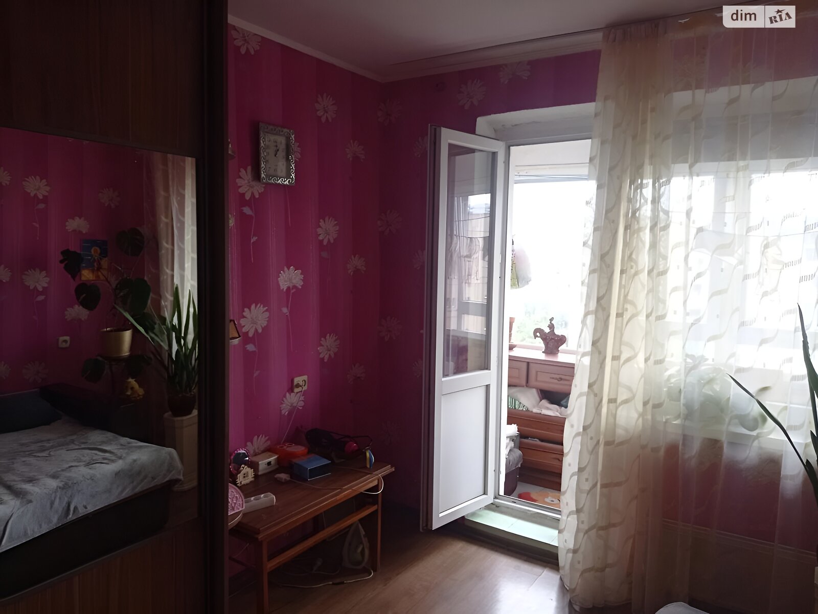 Продажа трехкомнатной квартиры в Львове, на ул. Шафарика, район Батальная фото 1 Продажа трехкомнатной квартиры в Львове, на ул. Шафарика, район Батальная фото 1