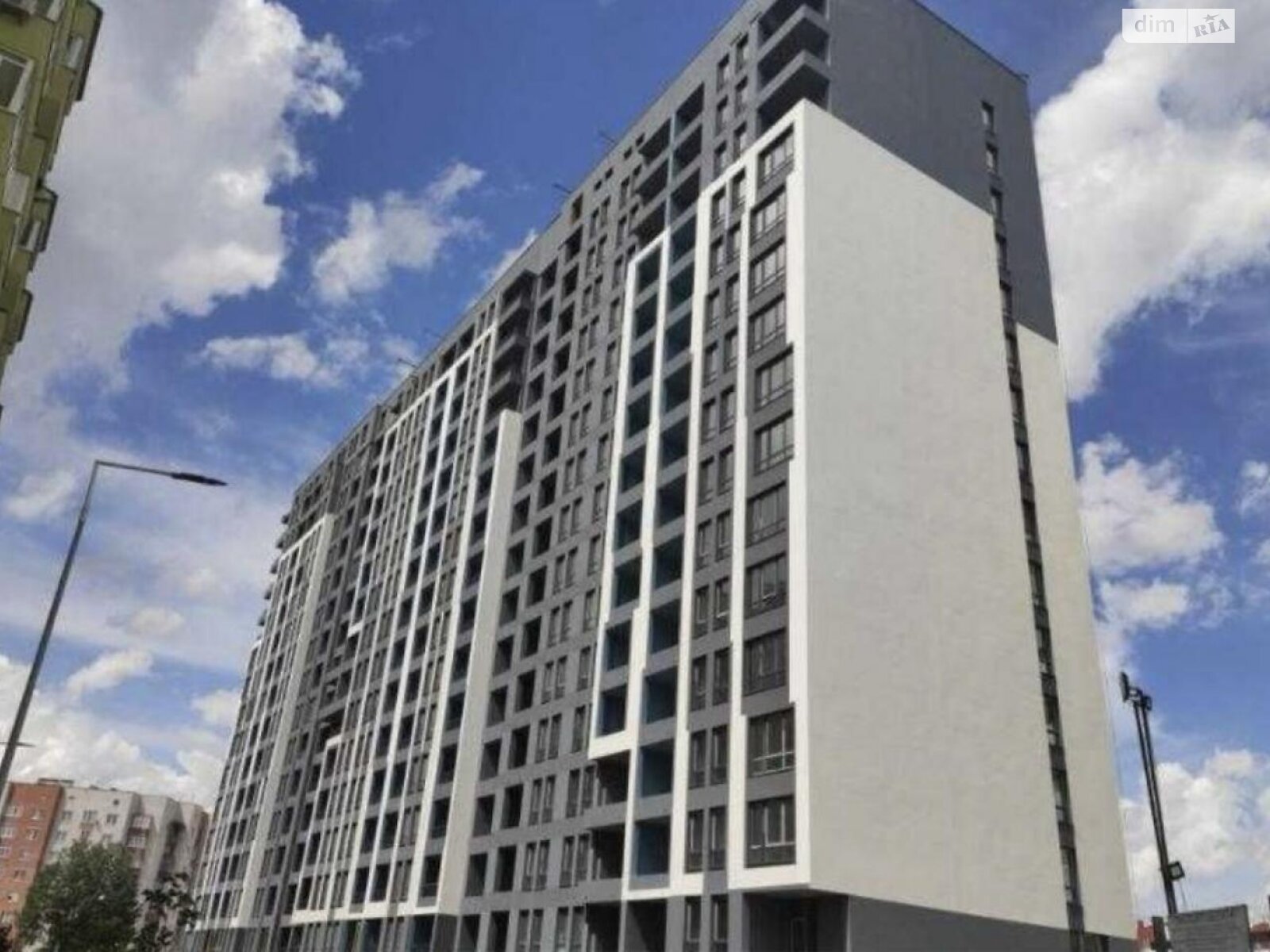 Продажа трехкомнатной квартиры в Львове, на ул. Зеленая, район Батальная фото 1 Продажа трехкомнатной квартиры в Львове, на ул. Зеленая, район Батальная фото 1