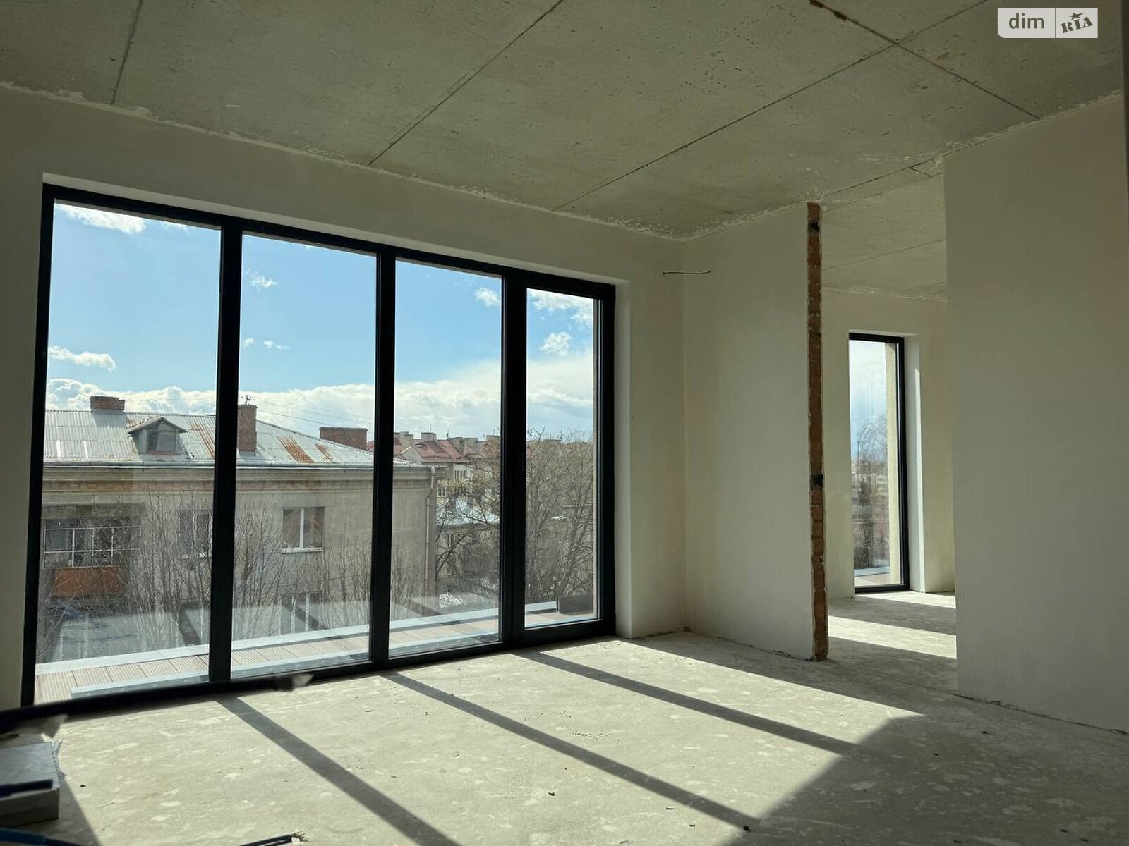 Продажа трехкомнатной квартиры в Львове, на ул. Окружная 43, район Богдановка фото 1 Продажа трехкомнатной квартиры в Львове, на ул. Окружная 43, район Богдановка фото 1