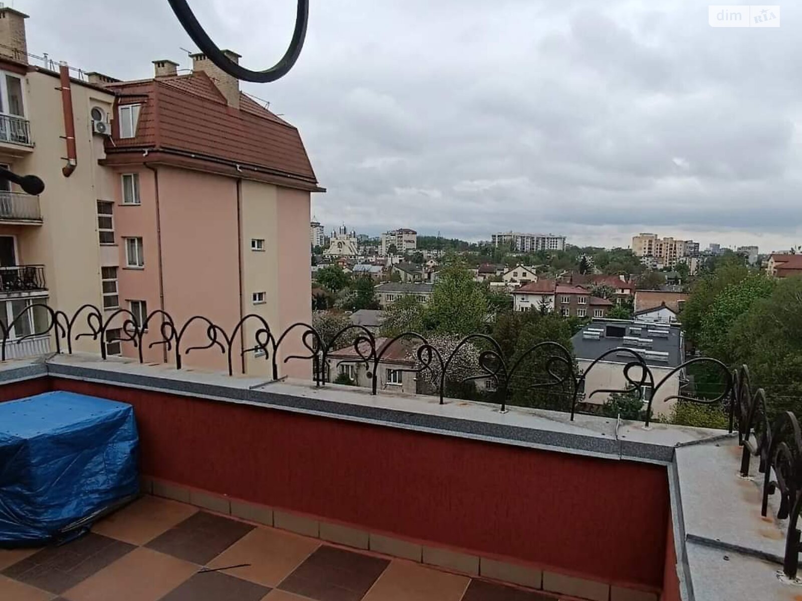 Продажа четырехкомнатной квартиры в Львове, на ул. Окружная 8, район Богдановка фото 1 Продажа четырехкомнатной квартиры в Львове, на ул. Окружная 8, район Богдановка фото 1