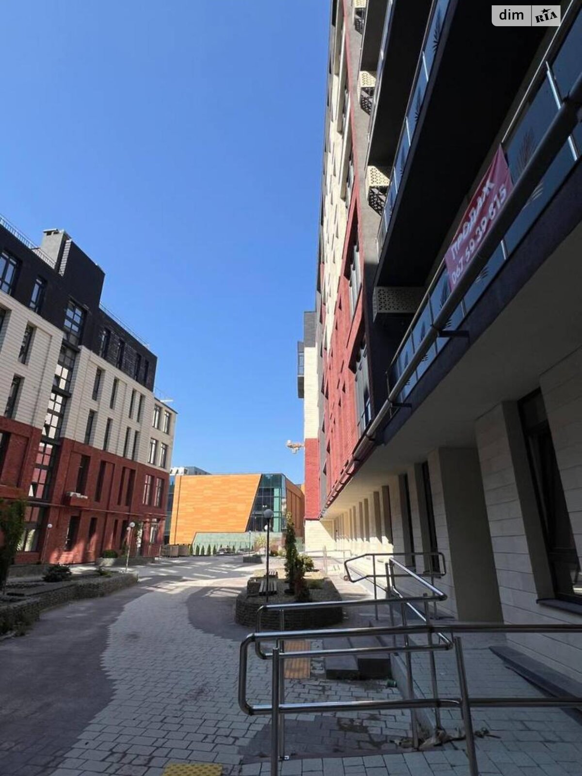 Продаж двокімнатної квартири в Львові, на вул. Генерала Тараса Чупринки 130, район Франківський фото 1