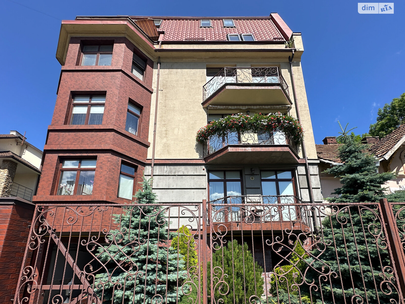Продажа трехкомнатной квартиры в Львове, на ул. Гипсовая, район Франковский фото 1 Продажа трехкомнатной квартиры в Львове, на ул. Гипсовая, район Франковский фото 1