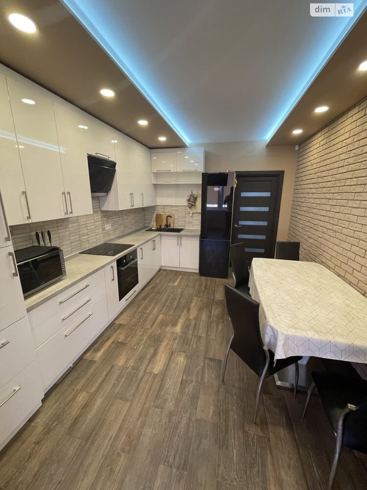 Продаж трикімнатної квартири в Львові, на вул. Наукова, район Франківський фото 1 Продаж трикімнатної квартири в Львові, на вул. Наукова, район Франківський фото 1