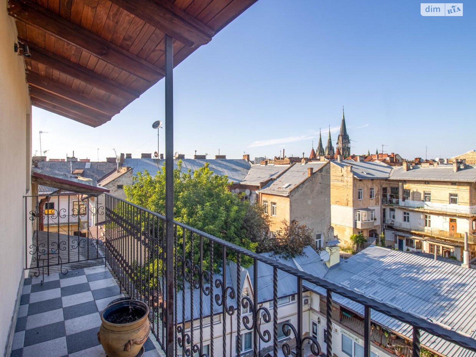 Продажа пятикомнатной квартиры в Львове, на ул. Опильского, район Франковский фото 1 Продажа пятикомнатной квартиры в Львове, на ул. Опильского, район Франковский фото 1