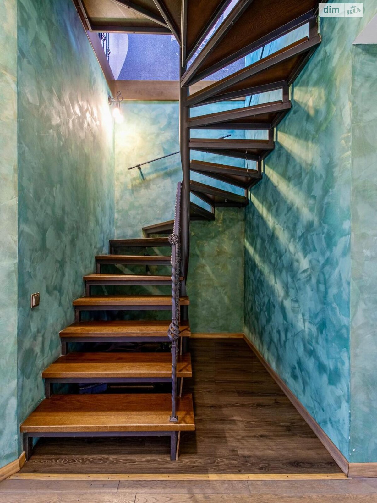 Продажа пятикомнатной квартиры в Львове, на ул. Опильского, район Франковский фото 1 Продажа пятикомнатной квартиры в Львове, на ул. Опильского, район Франковский фото 1