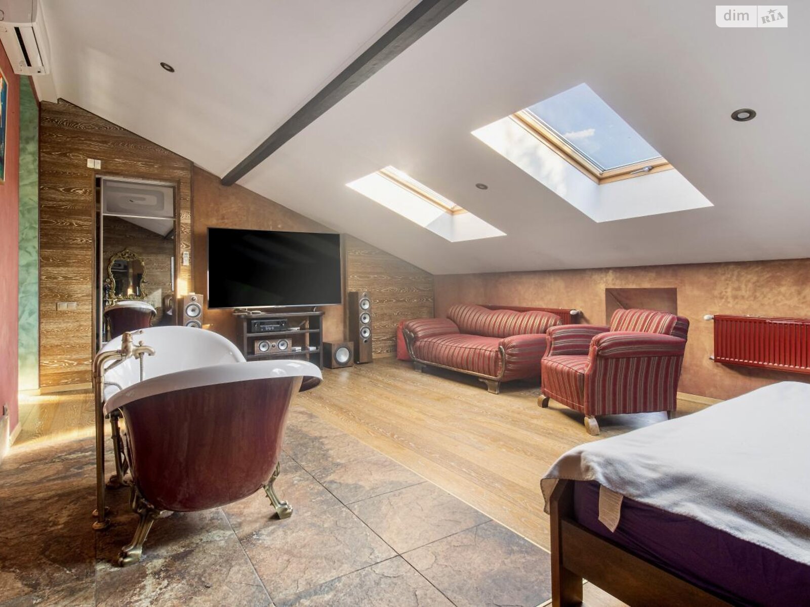 Продажа пятикомнатной квартиры в Львове, на ул. Опильского, район Франковский фото 1 Продажа пятикомнатной квартиры в Львове, на ул. Опильского, район Франковский фото 1