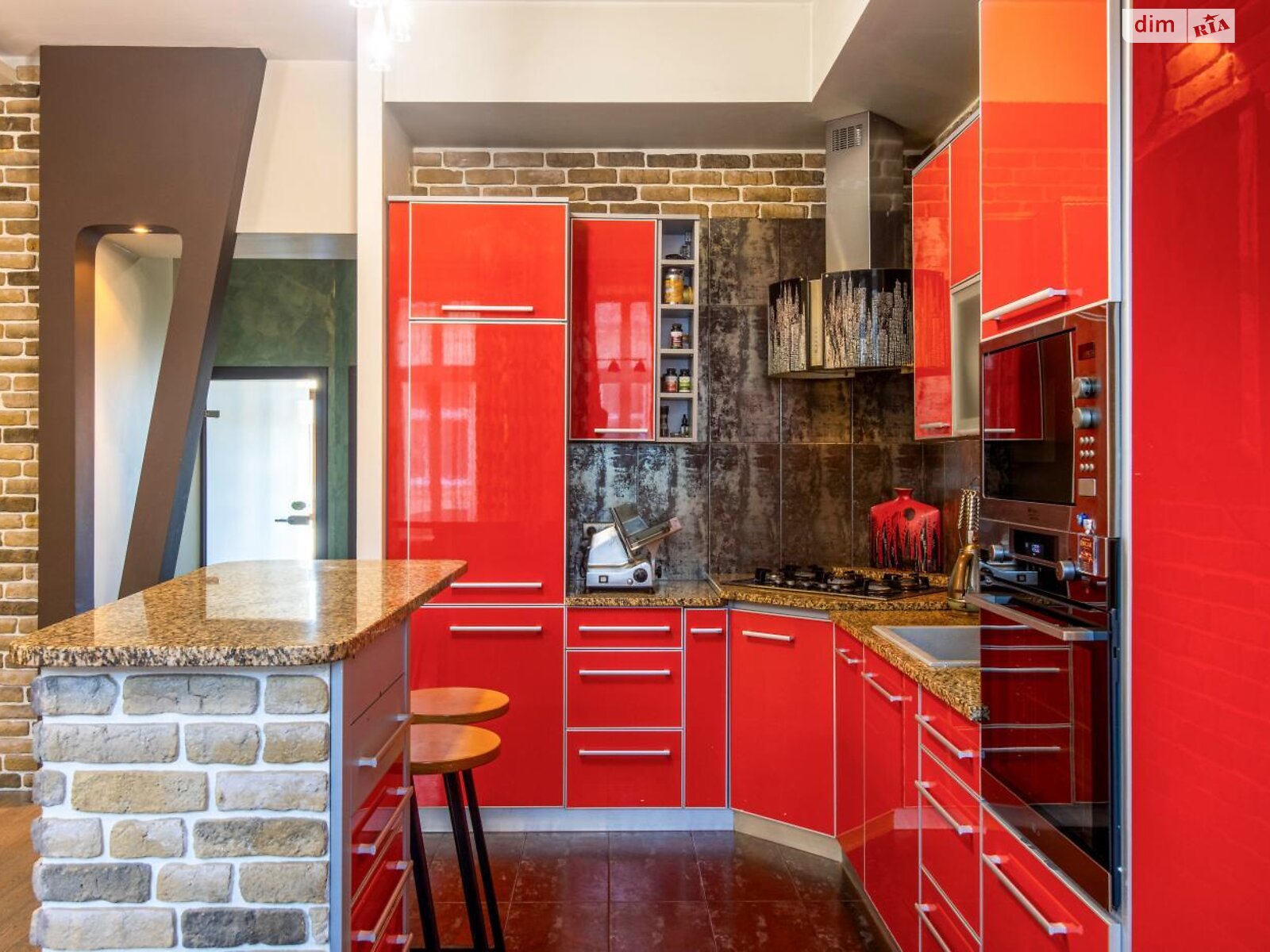 Продажа пятикомнатной квартиры в Львове, на ул. Опильского, район Франковский фото 1 Продажа пятикомнатной квартиры в Львове, на ул. Опильского, район Франковский фото 1