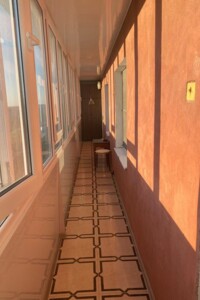 Продаж трикімнатної квартири в Львові, на вул. Симоненка Василя 10, район Франківський фото 2