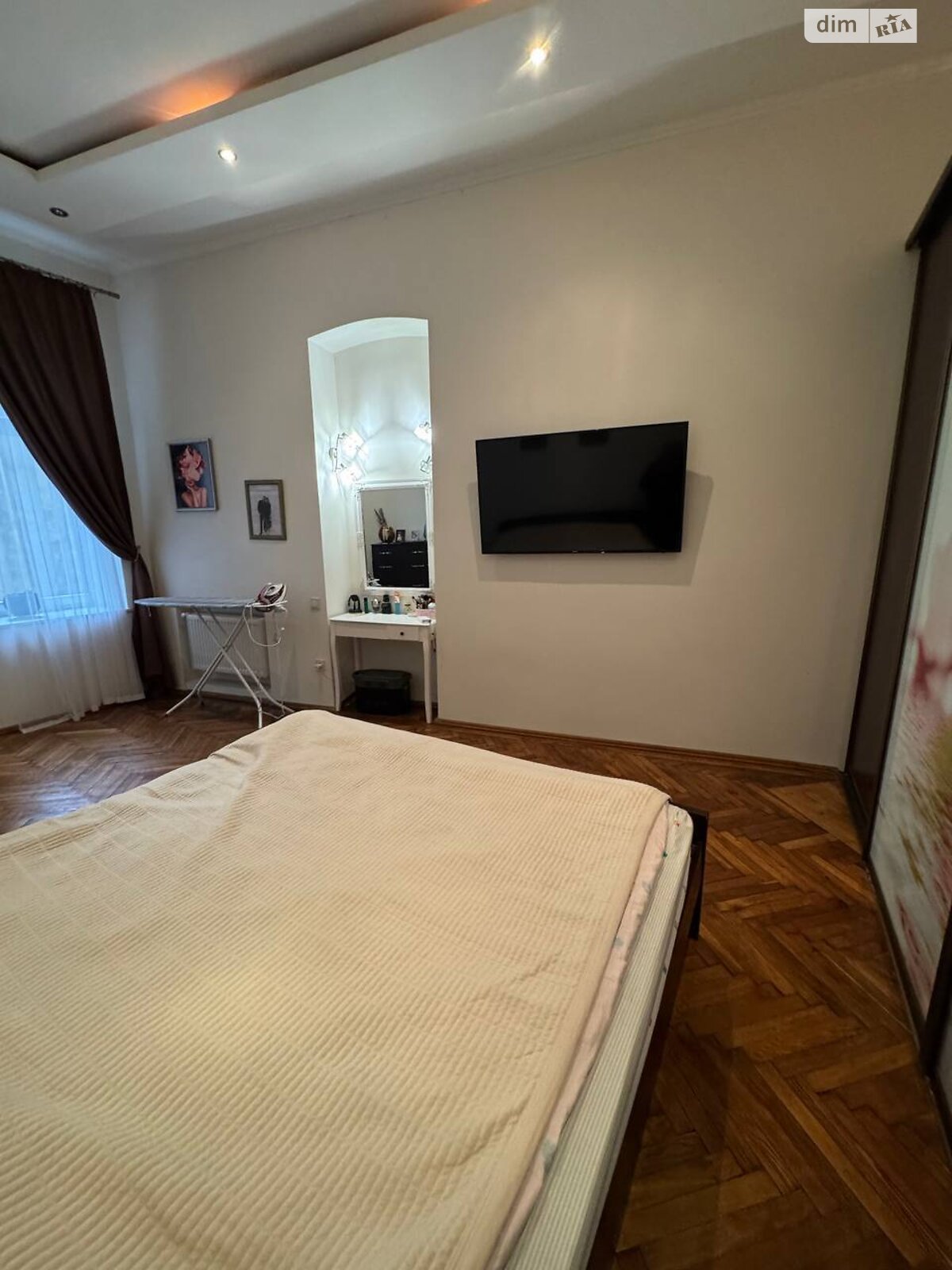 Продаж трикімнатної квартири в Львові, на вул. Богомольця Академіка 7, район Галицький фото 1 Продаж трикімнатної квартири в Львові, на вул. Богомольця Академіка 7, район Галицький фото 1