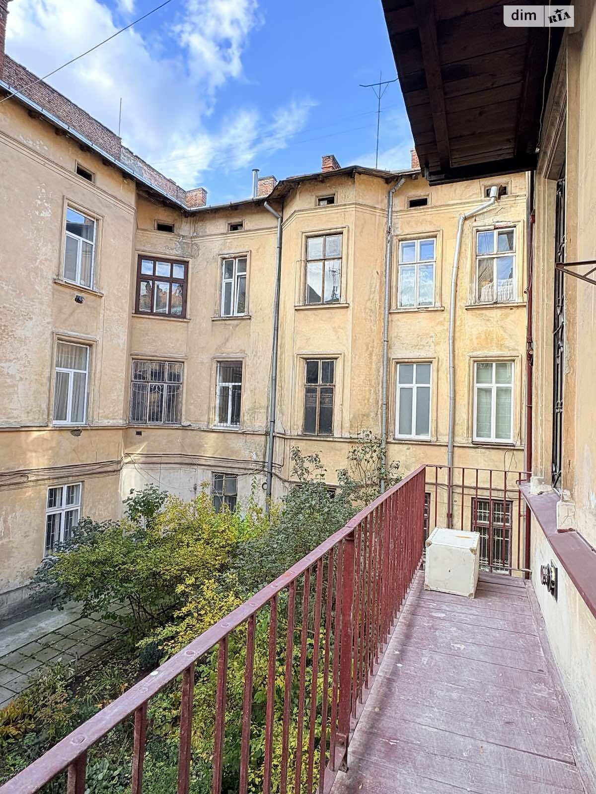 Продаж однокімнатної квартири в Львові, на вул. Дорошенка Петра, район Галицький фото 1