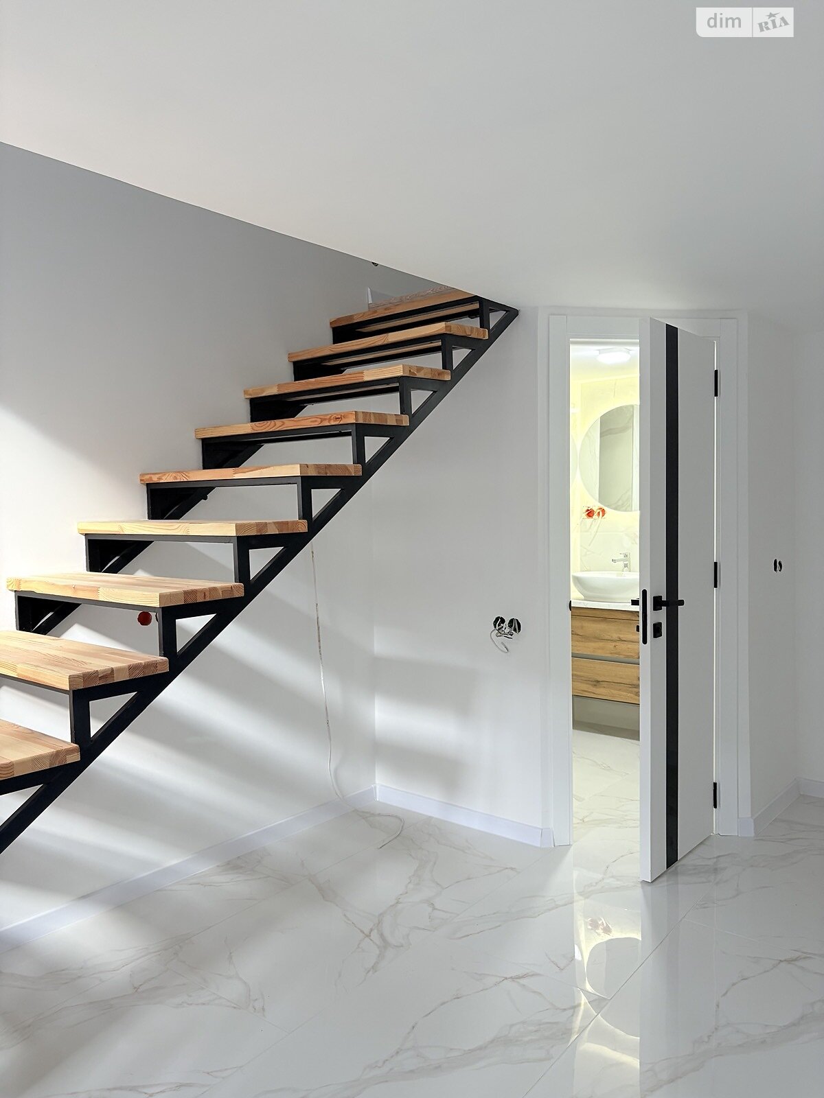 Продаж однокімнатної квартири в Львові, на вул. Дорошенка Петра, район Галицький фото 1