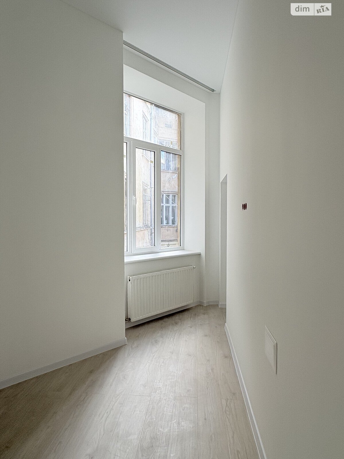 Продаж однокімнатної квартири в Львові, на вул. Дорошенка Петра, район Галицький фото 1