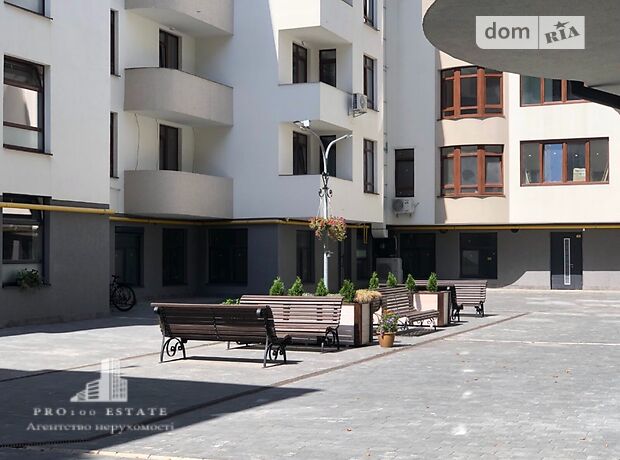 Продаж двокімнатної квартири в Львові, на вул. Хмельницького Богдана 76, район Галицький фото 1 Продаж двокімнатної квартири в Львові, на вул. Хмельницького Богдана 76, район Галицький фото 1