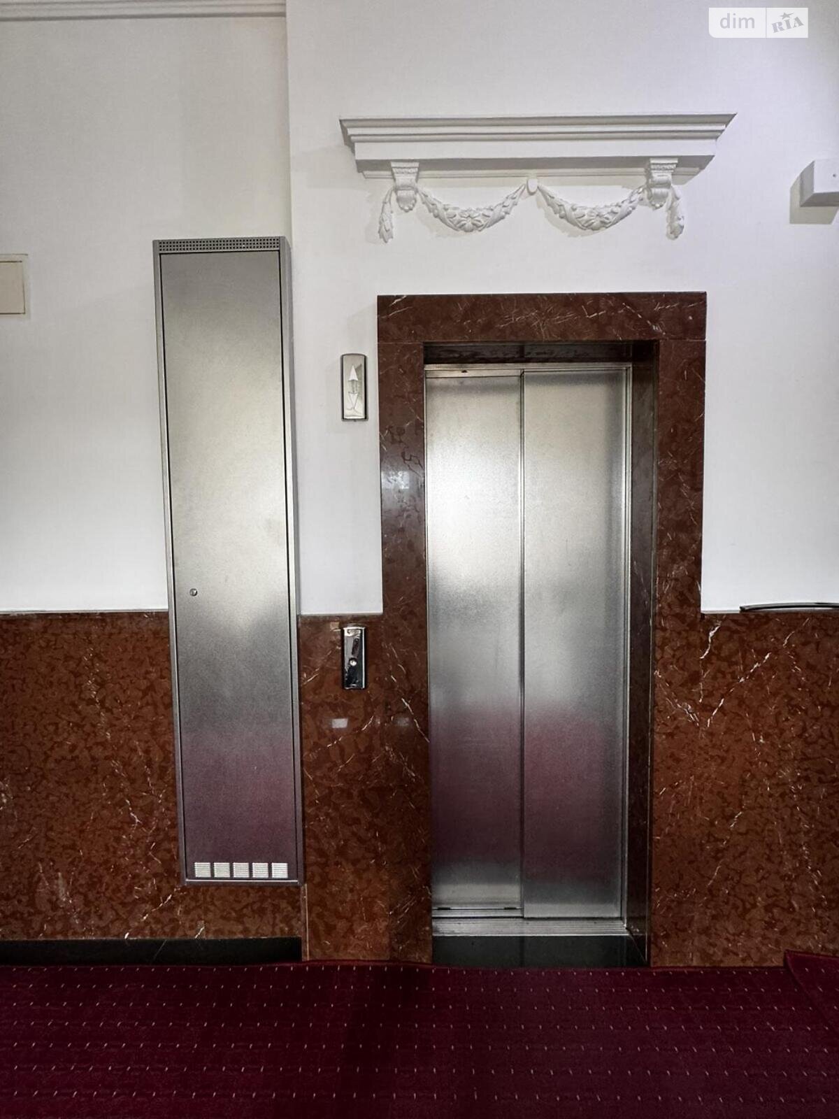 Продаж п`ятикімнатної квартири в Львові, на вул. Новаківського Олекси 8, район Галицький фото 1 Продаж п`ятикімнатної квартири в Львові, на вул. Новаківського Олекси 8, район Галицький фото 1