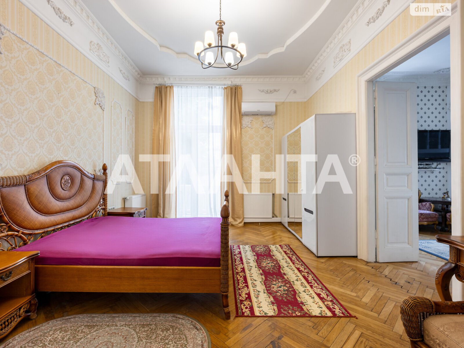 Продажа трехкомнатной квартиры в Львове, на ул. Огиенко Ивана, район Галицкий фото 1 Продажа трехкомнатной квартиры в Львове, на ул. Огиенко Ивана, район Галицкий фото 1