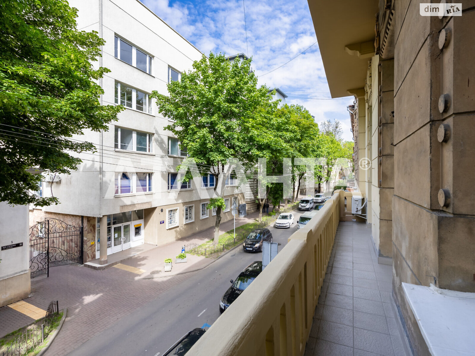 Продажа трехкомнатной квартиры в Львове, на ул. Огиенко Ивана, район Галицкий фото 1 Продажа трехкомнатной квартиры в Львове, на ул. Огиенко Ивана, район Галицкий фото 1