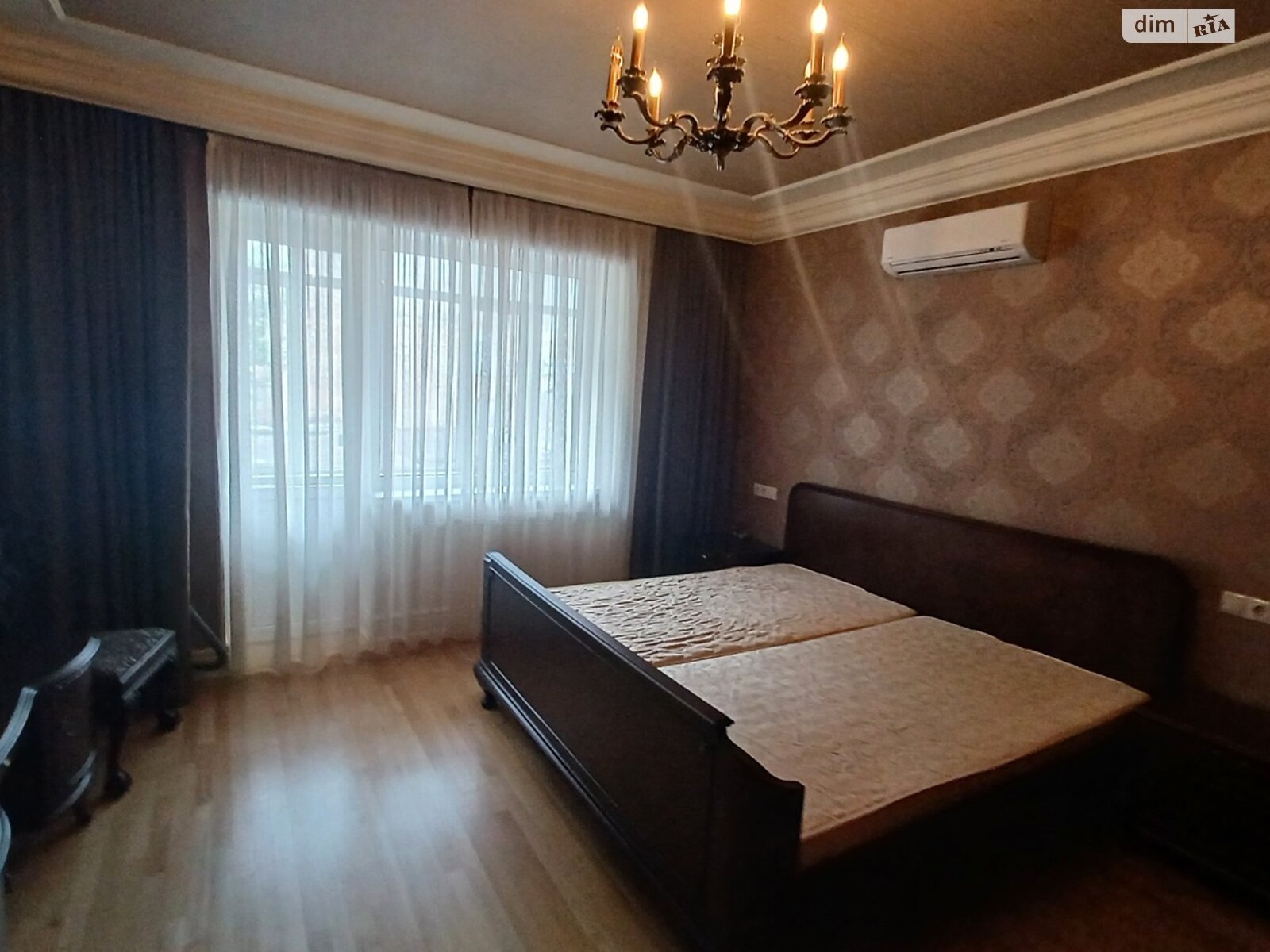 Продаж трикімнатної квартири в Львові, на вул. Римлянина, район Галицький фото 1 Продаж трикімнатної квартири в Львові, на вул. Римлянина, район Галицький фото 1