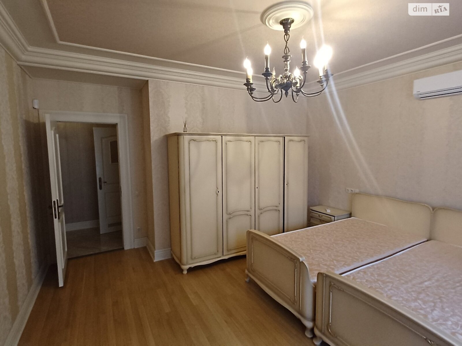 Продаж трикімнатної квартири в Львові, на вул. Римлянина, район Галицький фото 1 Продаж трикімнатної квартири в Львові, на вул. Римлянина, район Галицький фото 1